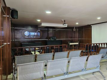 262 3416 sala espejo por dentro.jpg